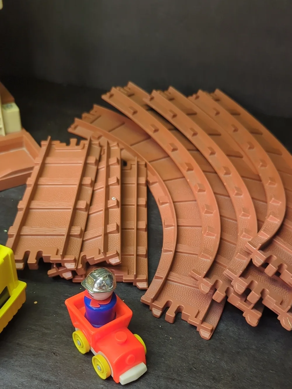 Fisher Price‎ Little People Lift & Load Railroad #943